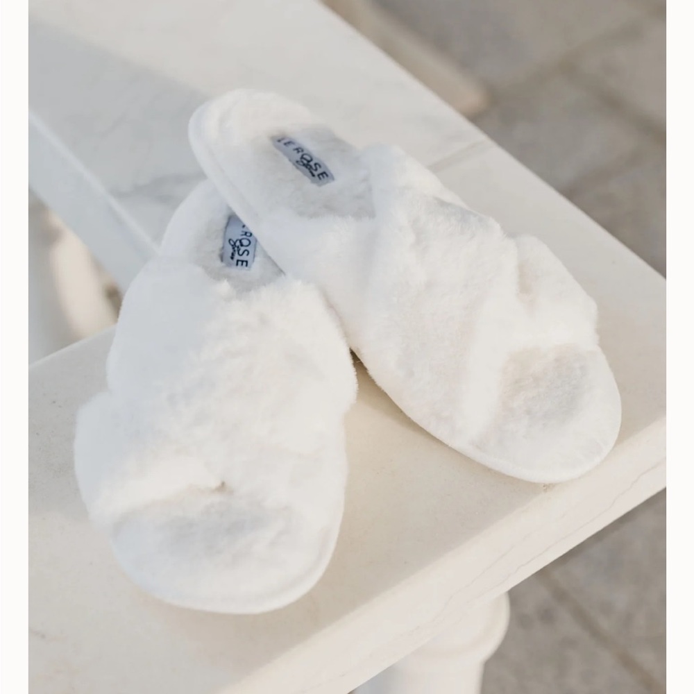 Women’s White Faux-Fur Slide Slippers by FORESEE